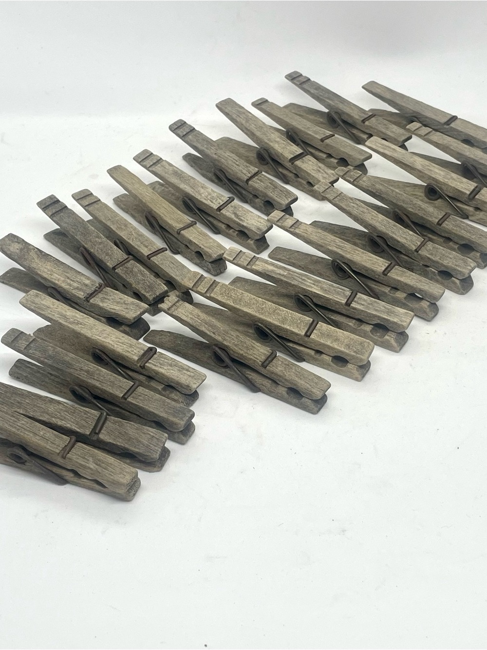 Vintage Wooden Clothespins Bulk Lot 170 Pc Weathered Wood Spring Style Craft - Picture 5 of 7